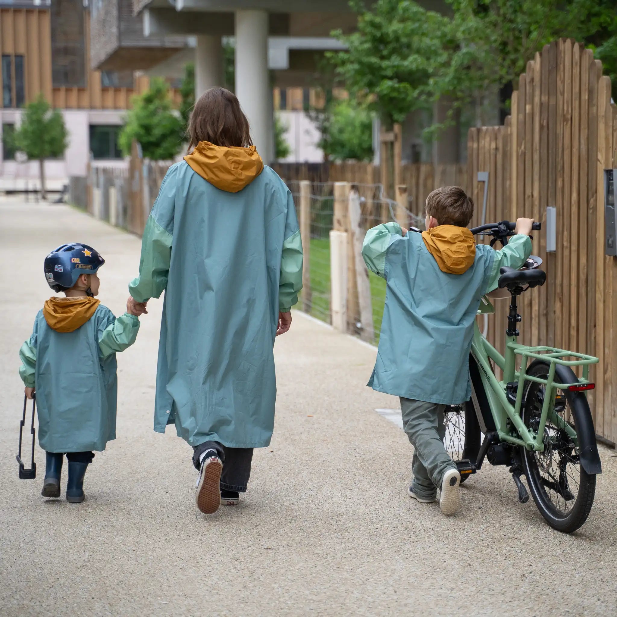 Ponchos et pantalon de pluie