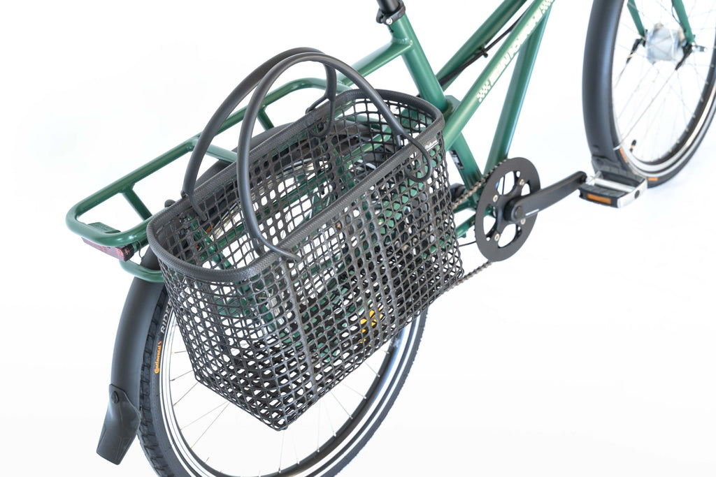 Panier vélo latérale maille ostréicole sur vélo vert