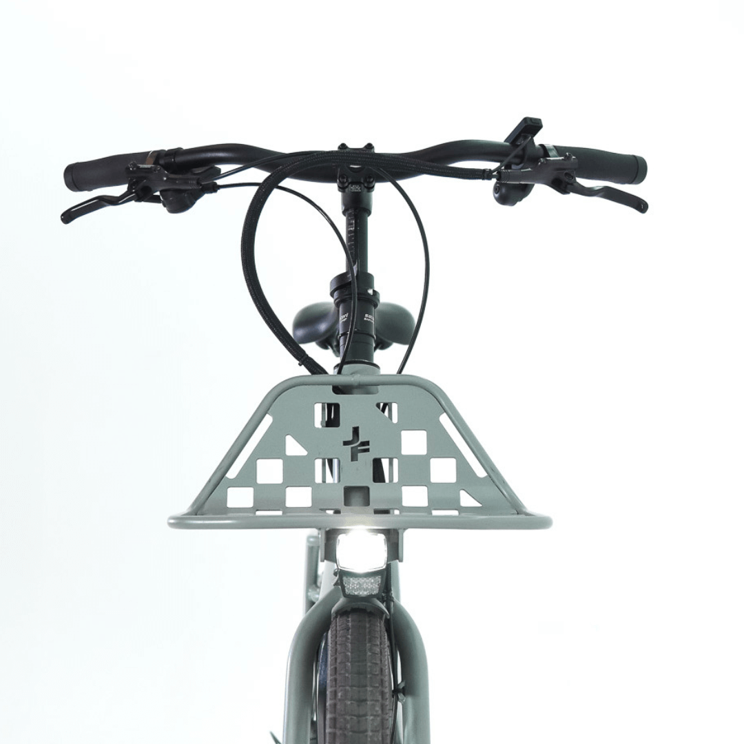 l'avant d'un rack de vélo et sa lumière 80 Lux